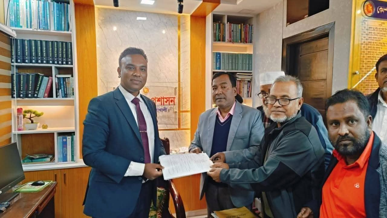 নোয়াখালী-৫ আসনে বিএনপি প্রার্থীর মনোনয়নপত্র সংগ্রহ