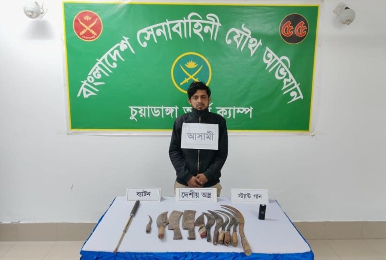 জীবননগরে যৌথ অভিযানে দেশীয় অস্ত্রসহ একজন গ্রেফতার। 