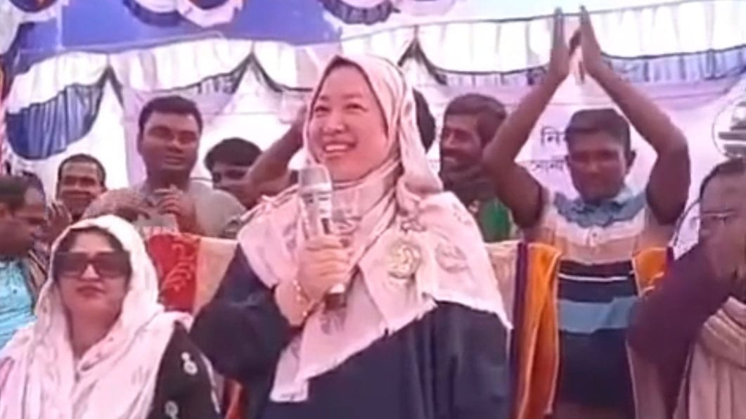 কুষ্টিয়ায় চীনা স্ত্রী ভোট চায়লেন বিএনপি প্রার্থী স্বামীর জন্য 