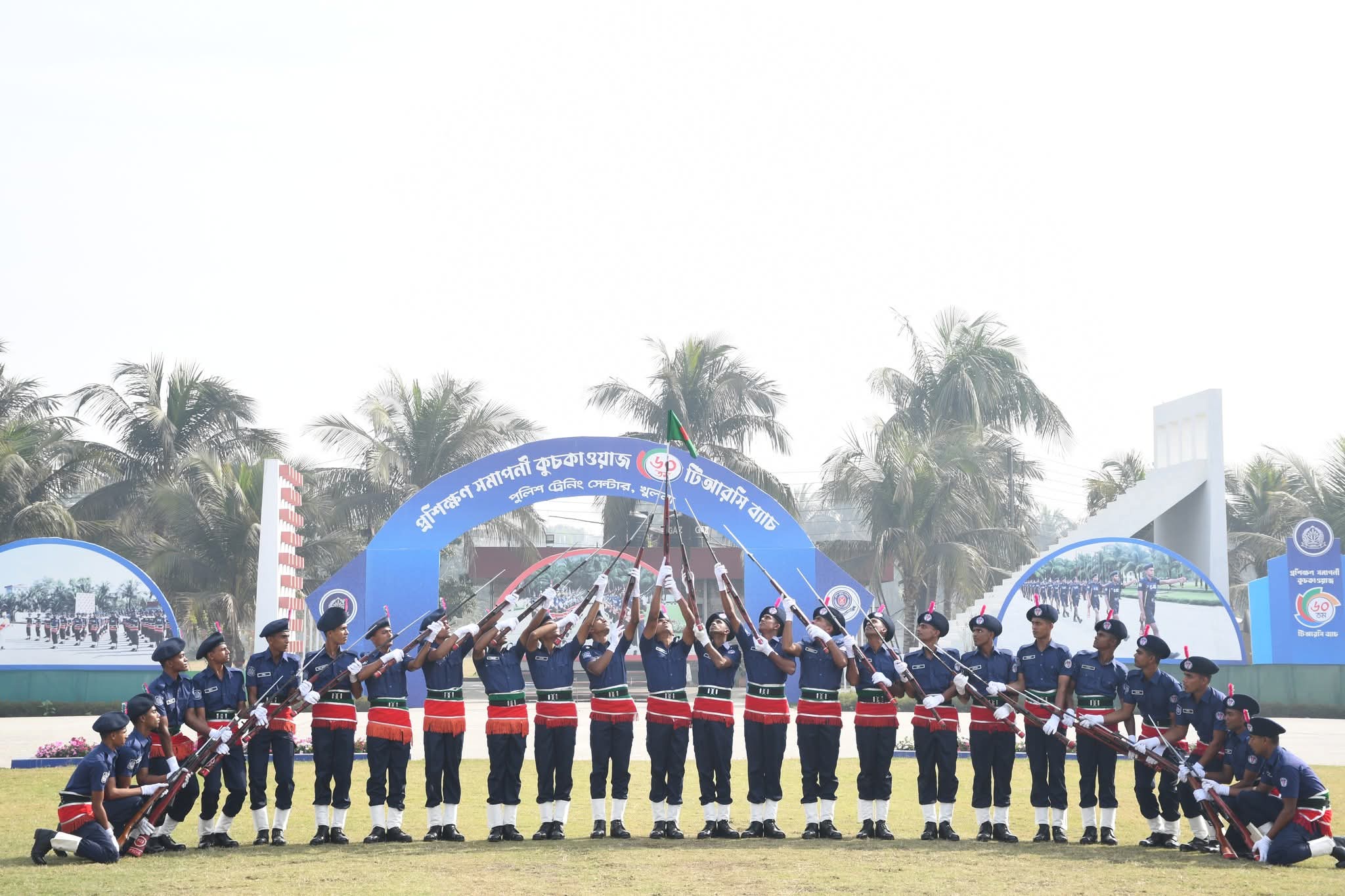পিটিসি খুলনায় ৬০তম টিআরসি ব্যাচের বর্ণাঢ্য সমাপনী কুচকাওয়াজ অনুষ্ঠিত