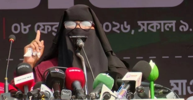 ওসমান হাদির বোন পরিচয়ে নাহিদের পক্ষে ভোট চাওয়া নারী ‘হাদির পরিবারের কেউ নন। 