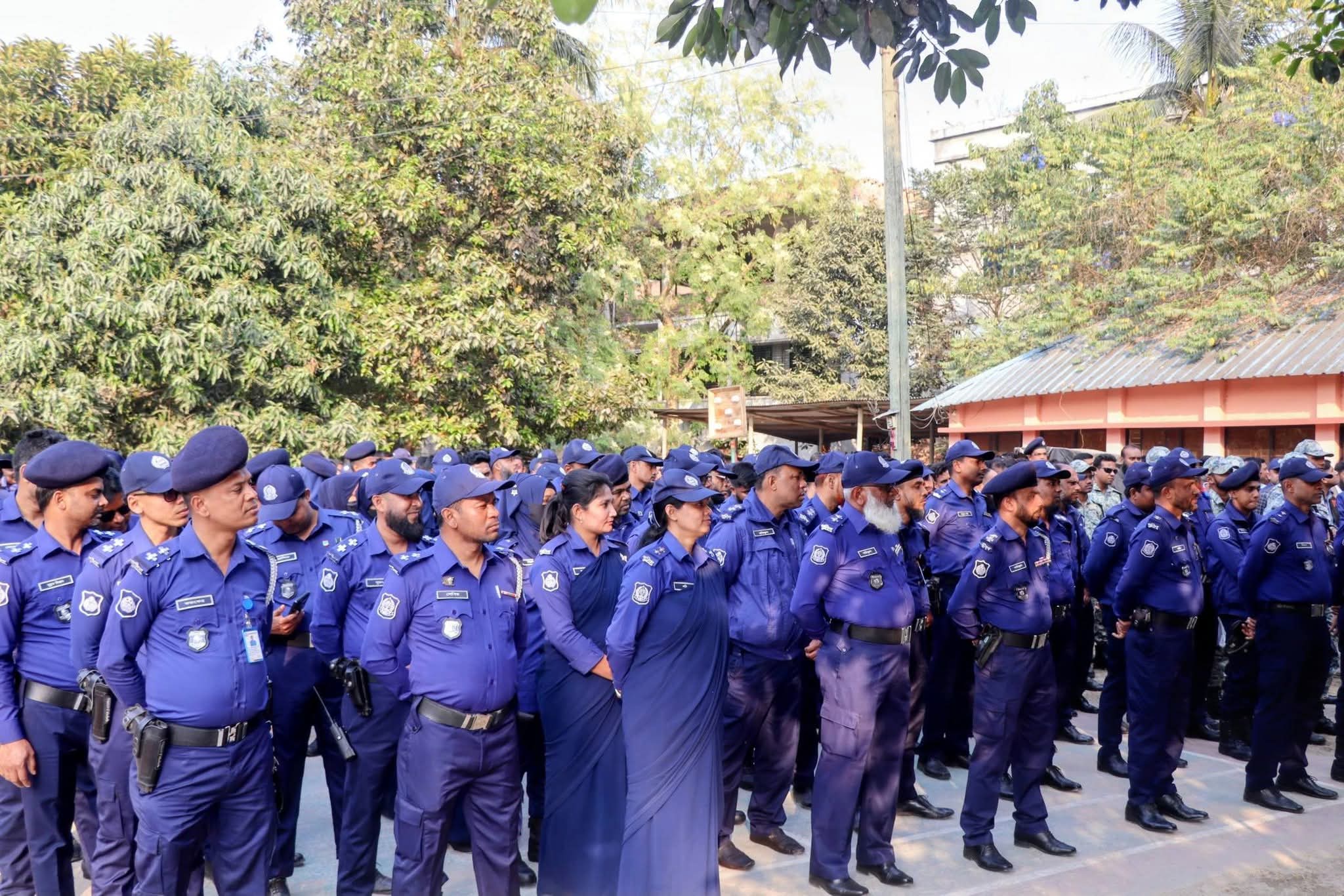 মাগুরার চার থানায় নির্বাচনী ব্রিফিং প্যারেড