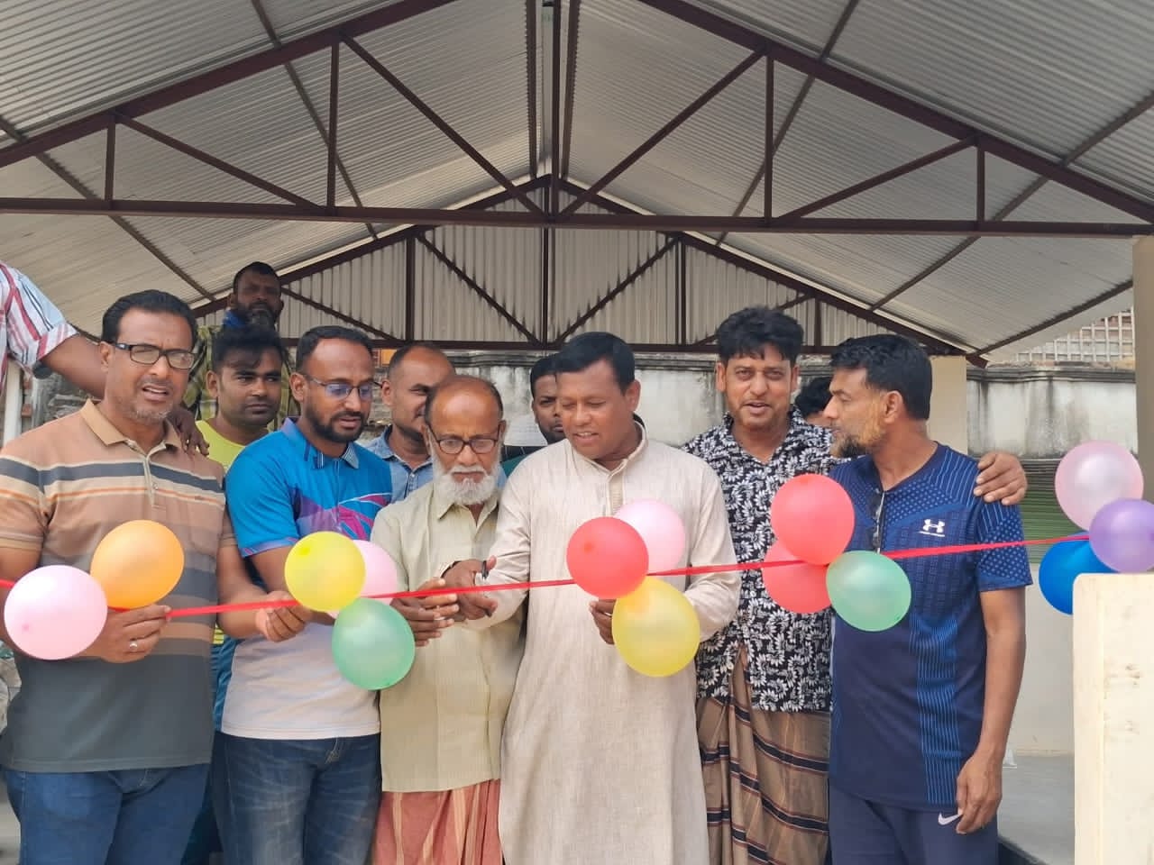 হালসা কাঁচা বাজারে দুইটি আধুনিক সেডের উদ্বোধন