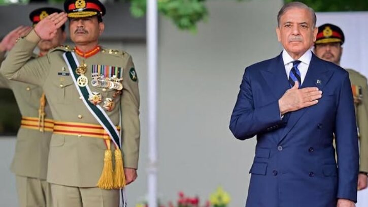 এবার পাকিস্তানের প্রধানমন্ত্রী ও সেনাপ্রধানকে নোবেল দেওয়ার দাবি!