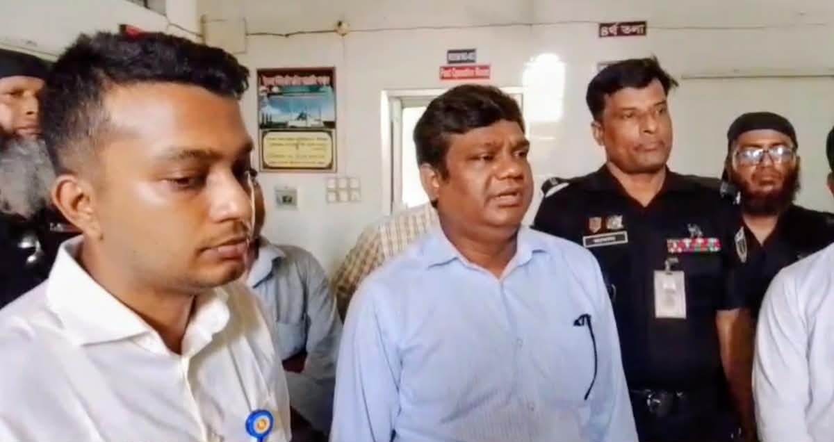 আলমডাঙ্গায় অপারেশন-পরবর্তী জটিলতায় দুই নারীর মৃত্যু, ফাতেমা ক্লিনিকে অভিযান, ১০ হাজার টাকা জরিমানা