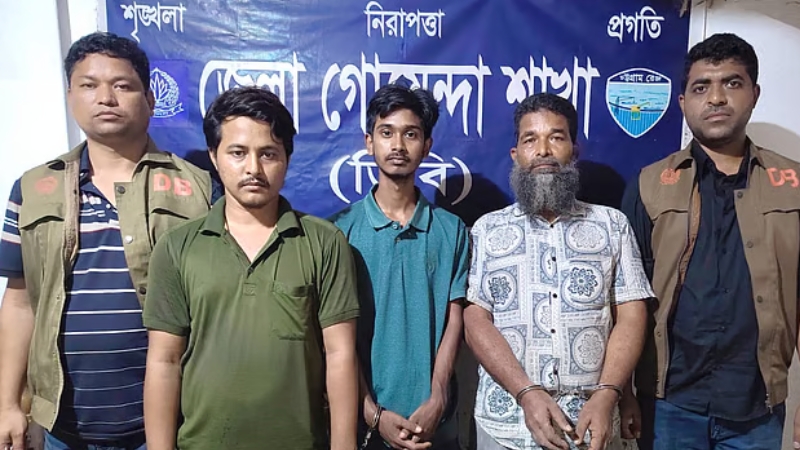নোয়াখালীতে অবৈধ পেট্রল মজুত, তিনজন গ্রেপ্তার